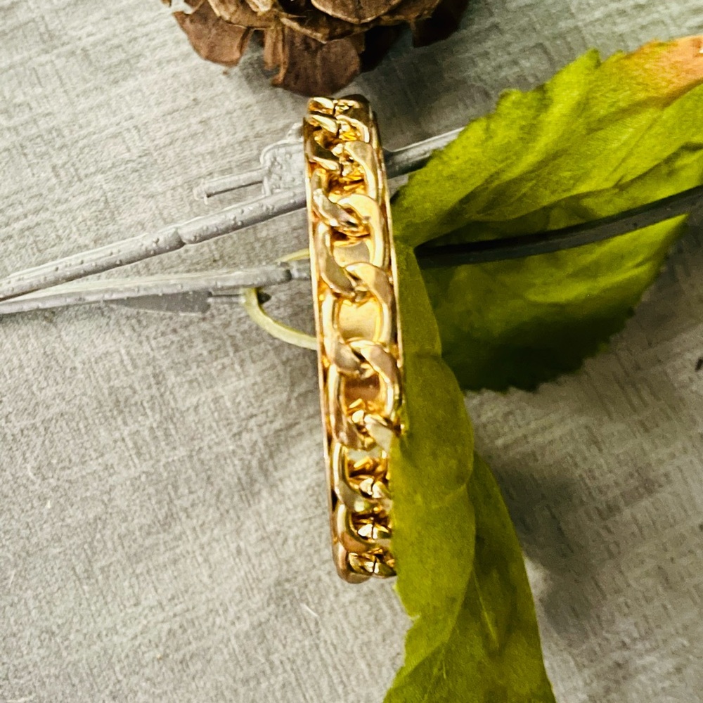 Gold Chain-Linked Style Bangle - Picture 3 of 6